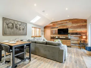 Appletree Lodge - Image 3