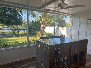 Lakeview Seashell 2BR Cottage, Pets Welcome! Sleeps 4 - Image 2
