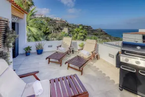 Big terraced house, 100m to the beach, with BBQ and sea view - Image 2
