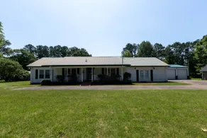 The Reel Therapy Lakehouse - Image 3
