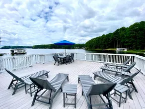 Waterfront, flat lot, family and pet friendly! - Image 5