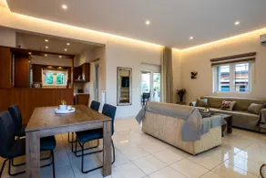 Filiatra Downtown Cozy Retreat - Homely Vibes - Image 2