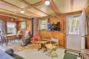 Lake Hermit Cabin w/ Kayaks & Paddleboards! - Image 4