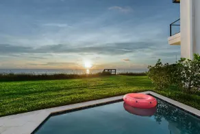 Luxe Family Beach House on the Ocean - Image 2