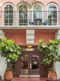 Kasa El Paseo Miami Beach | Double Queen Suite - Image 5
