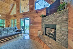 ‘Hiwassee Hideaway' Cabin w/ Mountain Views! - Image 4