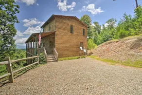 ‘Hiwassee Hideaway' Cabin w/ Mountain Views! - Image 2