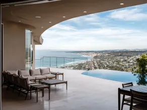 Private Estate in La Jolla w/ Infinity Pool, Panoramic Ocean Views & Gym - Image 3