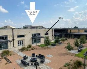 3BR Luxury Loft Near Downtown & Frost Bank Center - Image 5
