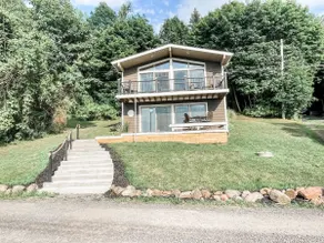 The Bird's Nest of Port Bay, Waterfront Home in the Finger Lake Region close to Sodus Bay. - Image 4