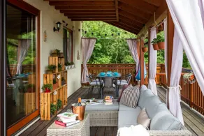 Spacious home w/ terraces & garden - Image 5