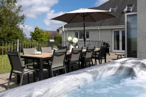 The Hawthorns - Large Luxury Cottage, Hot Tub, Sea Views - Image 3