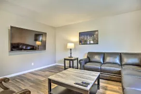 Ideally Located Glen Cove Apartment! - Image 5