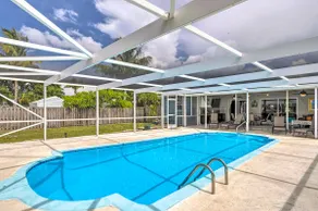 'Tropical Landing' Stuart Home w/ Pool + Grill! - Image 2