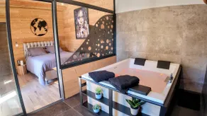 Romantic cottage with pool, spa and sauna - Image 3