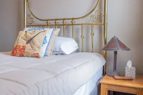 Spacious 3 Queen Suite - Centrally Located - Image 3
