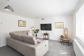 Stone's Throw - Image 5