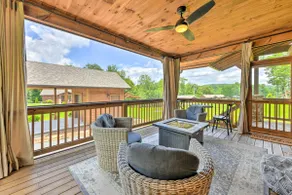 Hike, Ski & More! Pet-Friendly Home in Glenville - Image 2