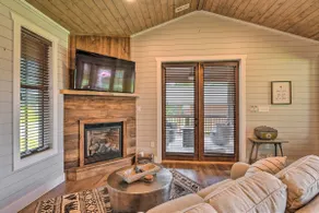 Hike, Ski & More! Pet-Friendly Home in Glenville - Image 4