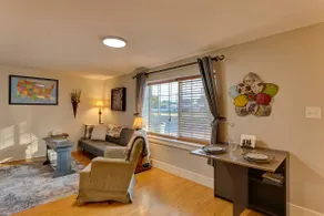 Sweet Wyoming Suite, Centrally located Stay + Wifi - Image 3