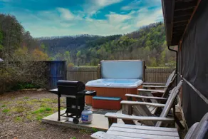 Bunk House: Nearby Horses, Hot Tub, Pet-Friendly - Image 2