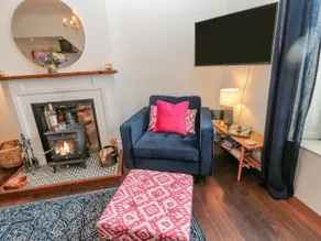 8 Pedwell Way - Image 3