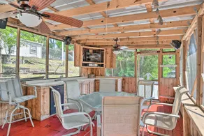 Peaceful Satsuma Escape w/ Dunns Creek Access - Image 2