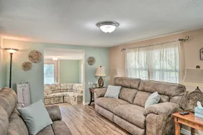 Peaceful Satsuma Escape w/ Dunns Creek Access - Image 3