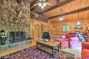 Serene Sky Valley Family Chalet w/ Fireplace - Image 5