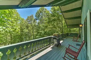 Serene Sky Valley Family Chalet w/ Fireplace - Image 3
