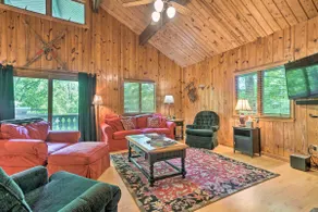 Serene Sky Valley Family Chalet w/ Fireplace - Image 4