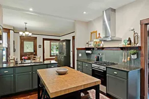 Re-imagined 1880's cottage walking distance to Highwood, Metra, Lake Michigan - Image 3