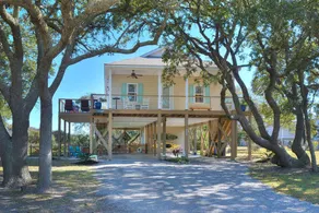 302 37th Place E | Marsh Views | Kayaks and Beach Bikes - Image 4