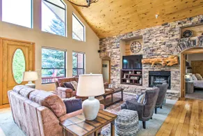 Hot Tub & Game Room: All-Season Pinetop Cabin - Image 5