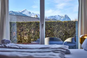 Modern Alpine Luxury for 8 with Sauna & Spacious Terrace & Mountain Views - Image 4