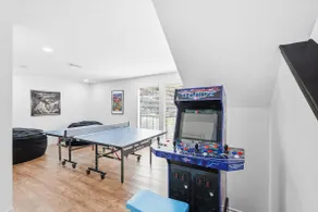 Prime Plano 4BR Home with Pool, Arcarde, Ping-pong - Image 4