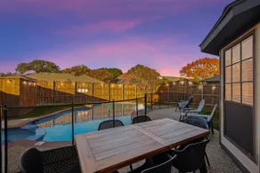 Prime Plano 4BR Home with Pool, Arcarde, Ping-pong - Image 2