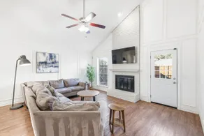 Prime Plano 4BR Home with Pool, Arcarde, Ping-pong - Image 3