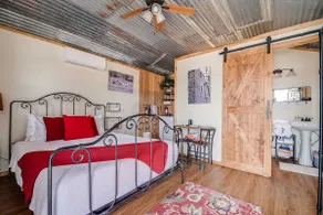 Hill Country Cabin 4 | Cozy Couples Retreat - Image 3