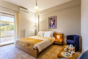 Kitries Summer Getaway - Eden Cozy Suite - Image 4