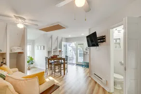 Epic Brunswick Apartment with Hot Tub! - Image 5