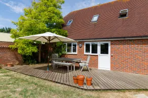 Secluded rural retreat close to beach - sleeps 12 - Image 5