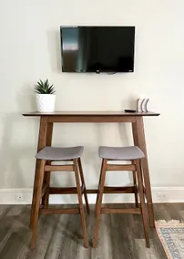 Tiny Bohemian Studio in Midtown - Image 4