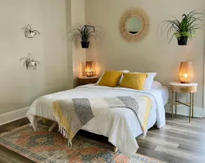 Tiny Bohemian Studio in Midtown - Image 3