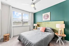 Luxe 1BR luxe suite close to Downtown w/ fast WiFi - Image 2