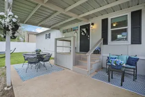 Near Water: Lake Dallas Home w/ Furnished Patio! - Image 3
