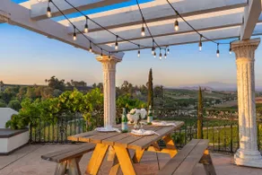 Wine Country Villa w/ Rooftop Terrace + Game Room - Image 4