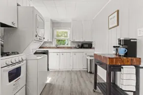 Pet-Friendly Fenced Yard | Walk to Beach | A/C - Image 5