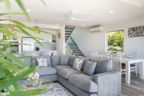 10 Andari, Sunshine Beach ~ Beachside Luxury Home - Image 2
