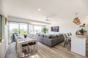 10 Andari, Sunshine Beach ~ Beachside Luxury Home - Image 3